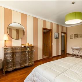 8 Bedroom Villa with Pool near Certaldo, Tuscany, Sleeps 14 - 15